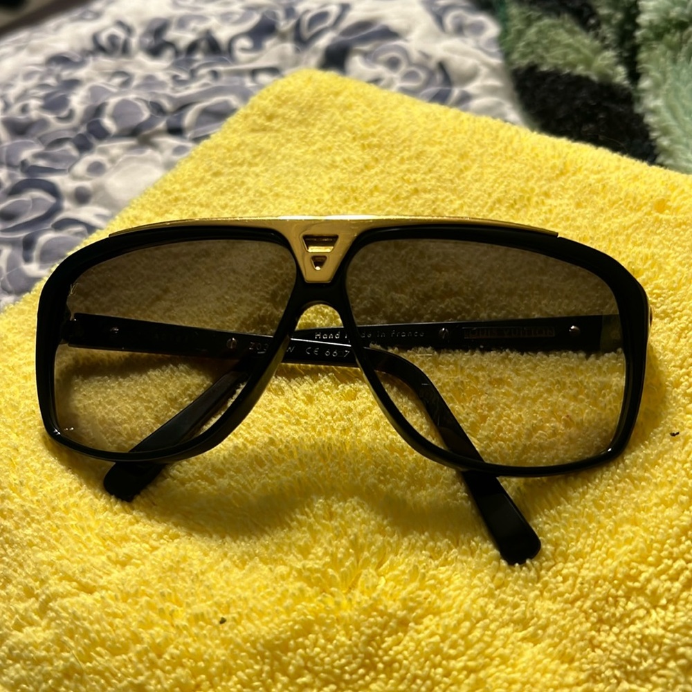 Louis Vuitton sun glasses
